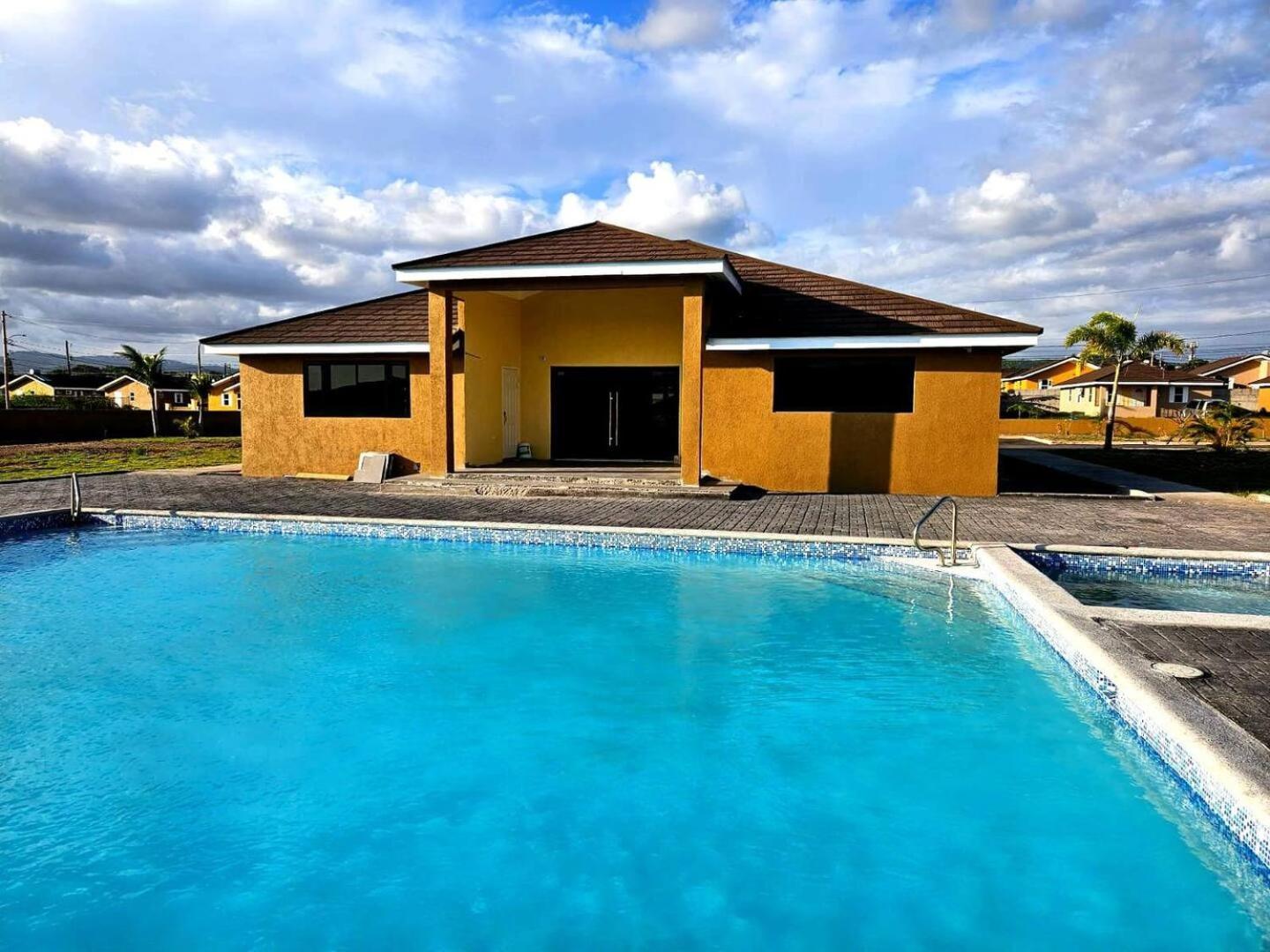 Bellarose At Colbeck ,Gated With Pool, Stylishly Modern Old Harbour Exterior foto