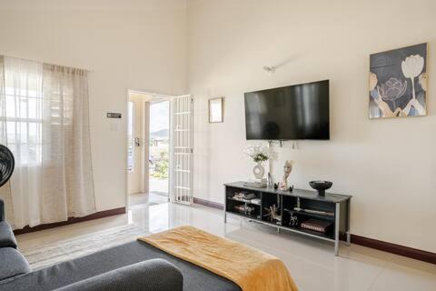 Bellarose At Colbeck ,Gated With Pool, Stylishly Modern Old Harbour Exterior foto